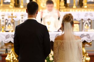 Szukała męża na weselu. Nakryła go z własną matką