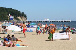 Sezon letni w pełni. Policjantka mówi, z czym zgłaszają się turyści