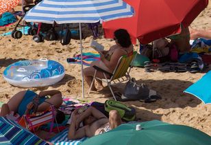 Zabierają na plażę ocet. Mają ważny powód
