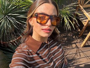 Połączyła dwa kontrowersyjne trendy. Tylko spójrzcie na jej stylizację