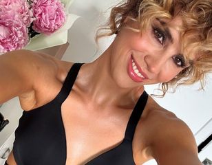 Zrobiła sobie zdjęcie w lustrze. Ona też nosi