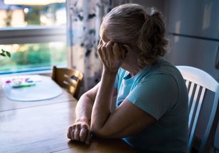 Zapłaciła za modlitwę. Została okradziona