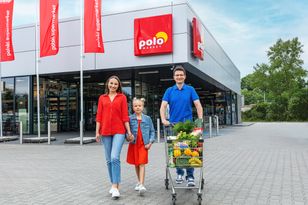 Klienci uwielbiają tę sieć supermarketów. Znamy powody!