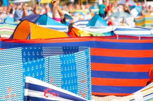 Czego nie można robić nad morzem? Wielu plażowiczów o tym nie wie