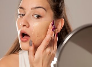 Podkład roluje się na twarzy? Wystarczy baza za mniej niż 20 złotych!