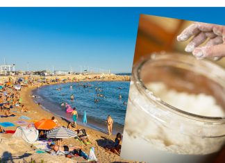 Słoik z mąką na plaży to must have. Zdziwisz się, do czego może się przydać