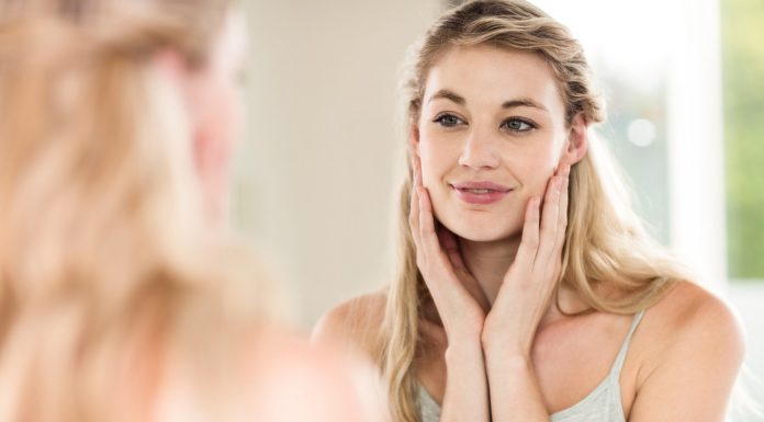 Trzy dobre sera z kwasem hialuronowym: nawilżają i działają przeciwzmarszczkowo