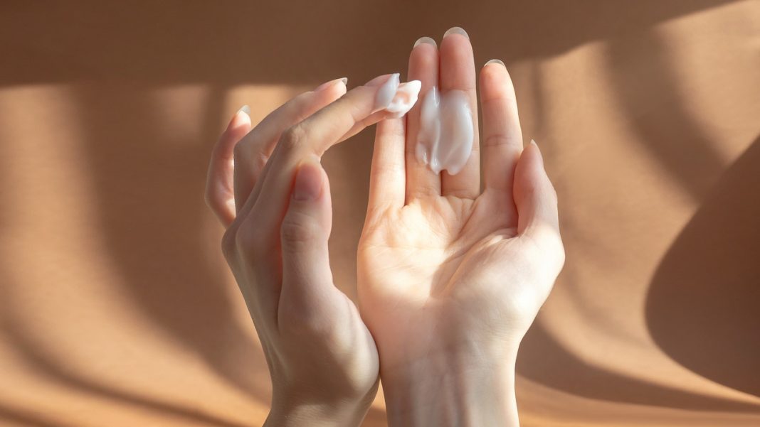 Najładniej pachnące kremy do rąk — nasze top pięć