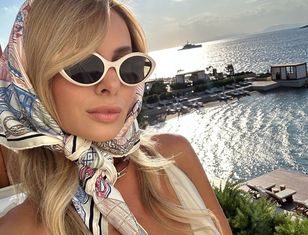 Pochwaliła się letnim lookiem. Ta sukienka to mistrzostwo