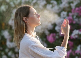 Mgiełki do ciała idealne na plażę. Otulą zapachem i nie spowodują przebarwień
