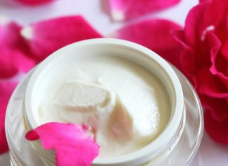 60-latki masowo wykupią ten różany krem francuskiej marki. „To już mój trzeci słoiczek”