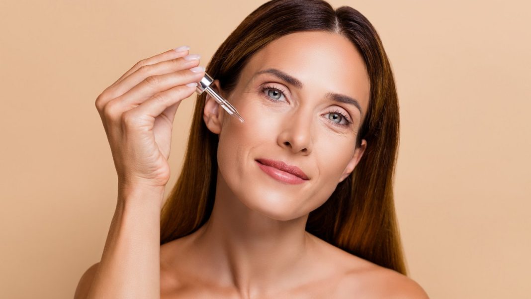 To serum z molekułami w jedną noc potrafi odmienić skórę