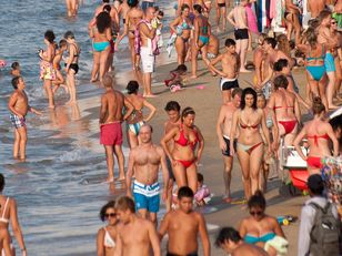 „Jak królowie świata”. Rosjanie ruszyli na wakacje