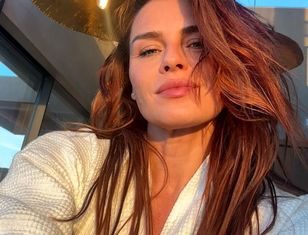 Włożyła elegancką mini. Potem nagrała swój taniec