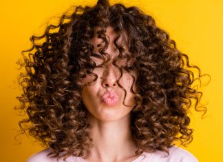 Włosomaniaczki kochają tę serię do włosów! Pomaga wydobyć skręt