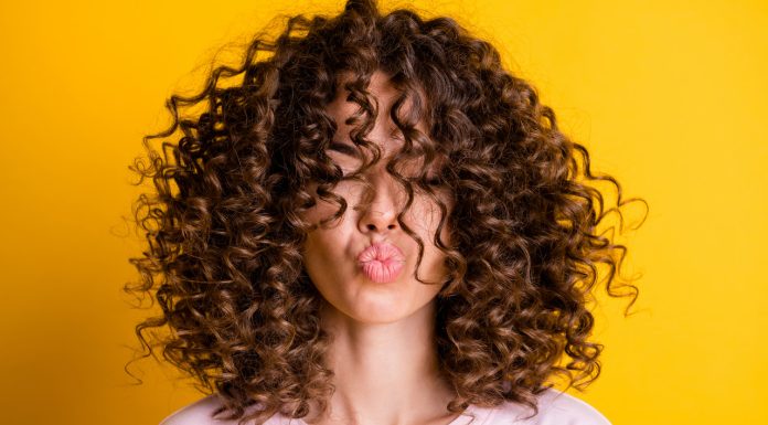 Włosomaniaczki kochają tę serię do włosów! Pomaga wydobyć skręt