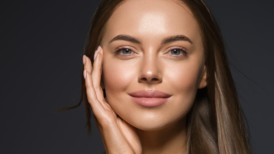 Cztery kremy, które zadziałają jak upiększający filtr. Dają efekt idealnej skóry bez makijażu