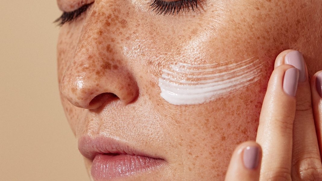 Stosujesz jak krem, działa jak maska. Tak silnie skoncentrowane, że rezultat widać od raz