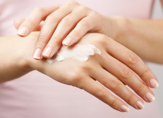 Te kremy do rąk dają efekt BB. Natychmiast poprawiają wygląd skóry
