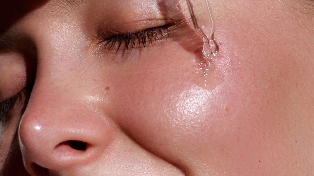 Emulsja z 10 proc. witaminą C w mig rozpromienia cerę.