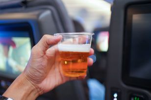 W butelkach mają wódkę. Szef linii lotniczych załamuje ręce
