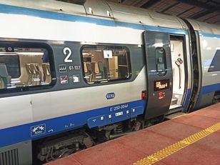 Seniorzy mają zniżkę. Przepisy mówią jasno