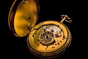 Klasyczne a nowoczesne zegarki — jakie są podobieństwa i różnice?