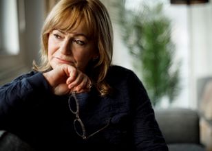 Natychmiast wyeliminuj z szafy. Te kolory postarzają