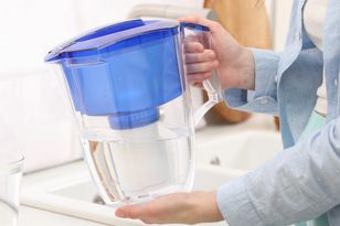 Wyrzucasz tam zużyty filtr z dzbanka? Popełniasz błąd