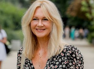 Ulubiona sukienka dojrzałych kobiet? Teraz nie ma modniejszej