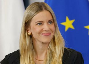 To znana posłanka. Mało kto wie, z kim jest związana