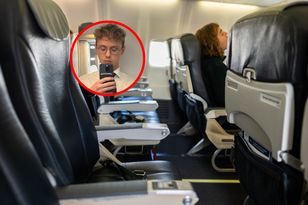 Jest stewardem. Powiedział, co robią matki ze swoimi dziećmi