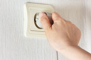 Rachunki za prąd mniejsze o połowę. Wystarczy jedna zmiana