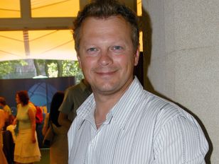 Skończył 56 lat. Jak wygląda teraz?