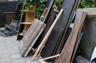 500 zł, a nawet więzienie. Uważaj, gdzie wyrzucasz stare meble