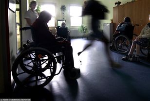 Umieściły swoje siostry w domu opieki. „Nie mówmy, że to umieralnia”