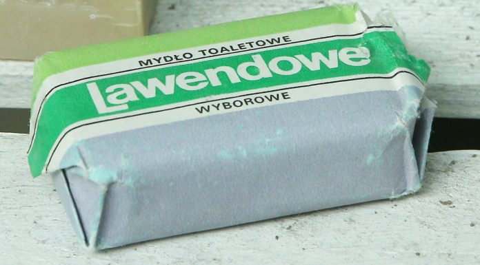 Kosmetyczny przebój z PRL znów wraca do łask. Kupisz za grosze