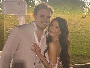 Stylistka ocenia ślubne kreacje Roxie. „Koronki mogą wyglądać stylowo, a nie przaśnie”