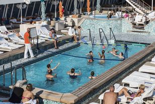 Zrzuciła ręcznik z leżaka. Doszło do szarpaniny