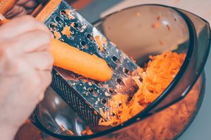 39-latek odkrył, jak używać tarki.