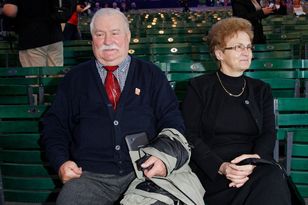 Poświęcił się polityce.