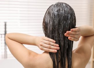 Zamiast na śniadanie, wykorzystaj do włosów. Odżywka za grosze to dla nich ratunek