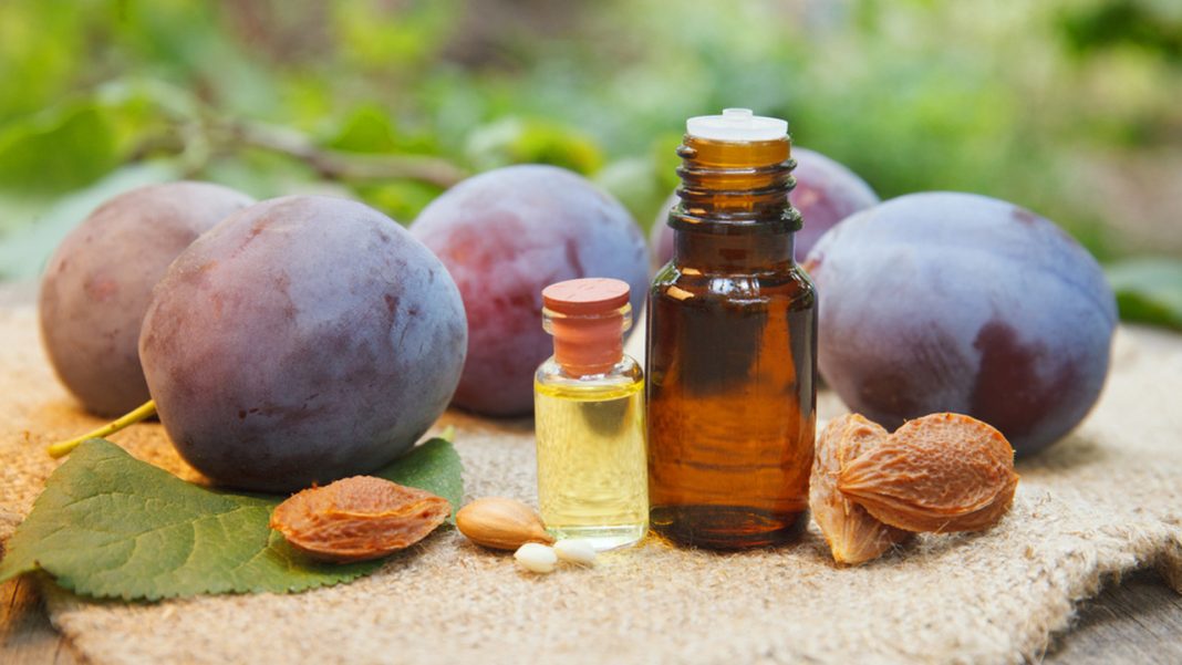 Wystarczą dwie krople i zmarszczki zaczną znikać. Tak pozbyłam się kurzych łapek