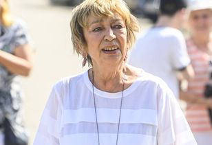 Szybko wyszła za mąż.