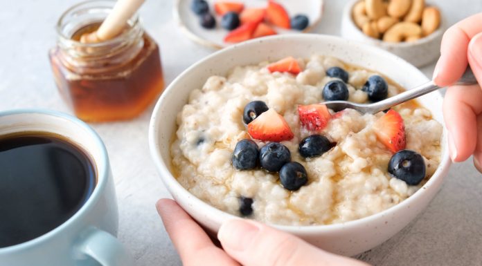 Danie, które najlepiej jeść przedpołudniem. Redukuje cholesterol i tkankę tłuszczową