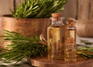 Chcesz mieć grubsze włosy? Ten olejek to game changer