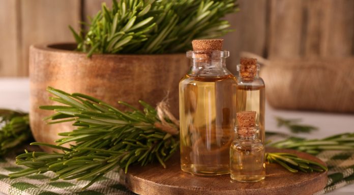 Chcesz mieć grubsze włosy? Ten olejek to game changer