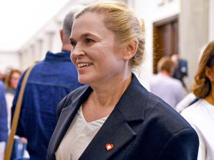 Spójrzcie na sukienkę Nowackiej. Hit dla eleganckich kobiet