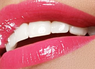 TOP 5 wybielających past do zębów. Nr 1 ekspresowo rozjaśnia o sześć odcieni