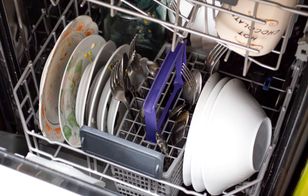 Wsyp do środka i włącz zmywarkę. Zaoszczędzisz pieniądze